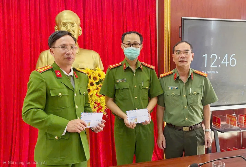 Nguoi-dan-ong-ngao-da-tan-cong-luc-luong-cong-an-lam-nhiem-vu-1.jpg