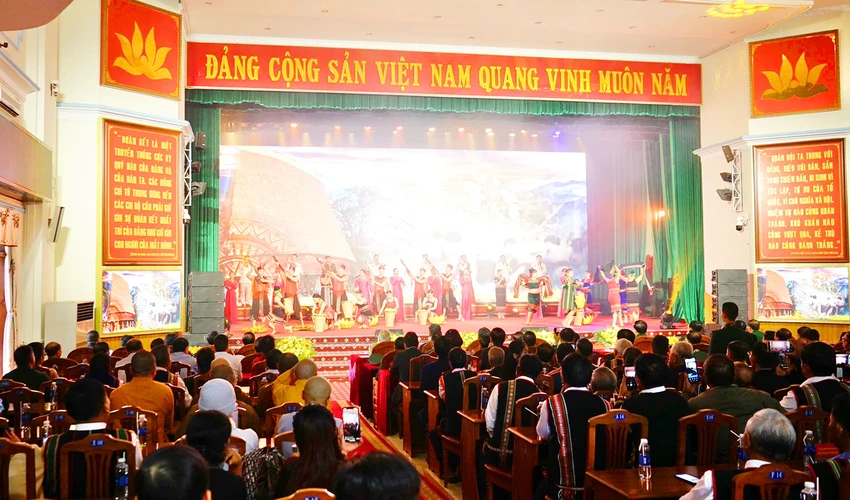 Gap-mat-gia-lang-Gia-Lai-4.jpg