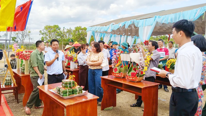 Chuong-trinh-Xuan-bien-phong-am-long-dan-ban-Gia-Lai-1.jpg