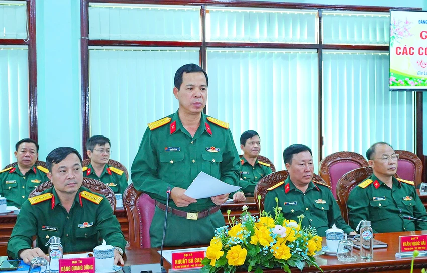 Binh-doan-15-gap-mat-co-quan-bao-chi-1.jpg