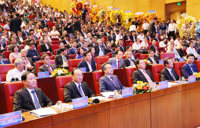 Hoi-nghi-xuc-tien-dau-tu-Gia-Lai-3.jpg