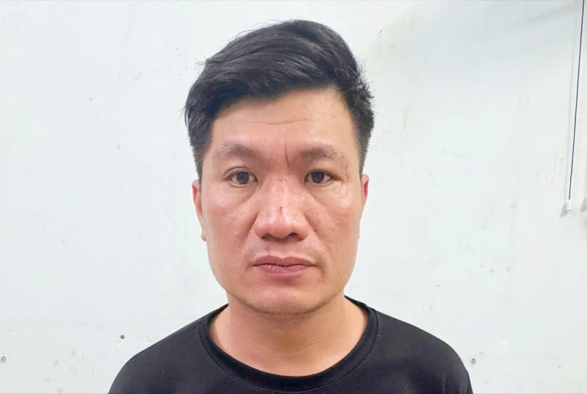 Nguoi-dan-ong-hanh-hung-phu-nu-lon-tuoi-3.jpg