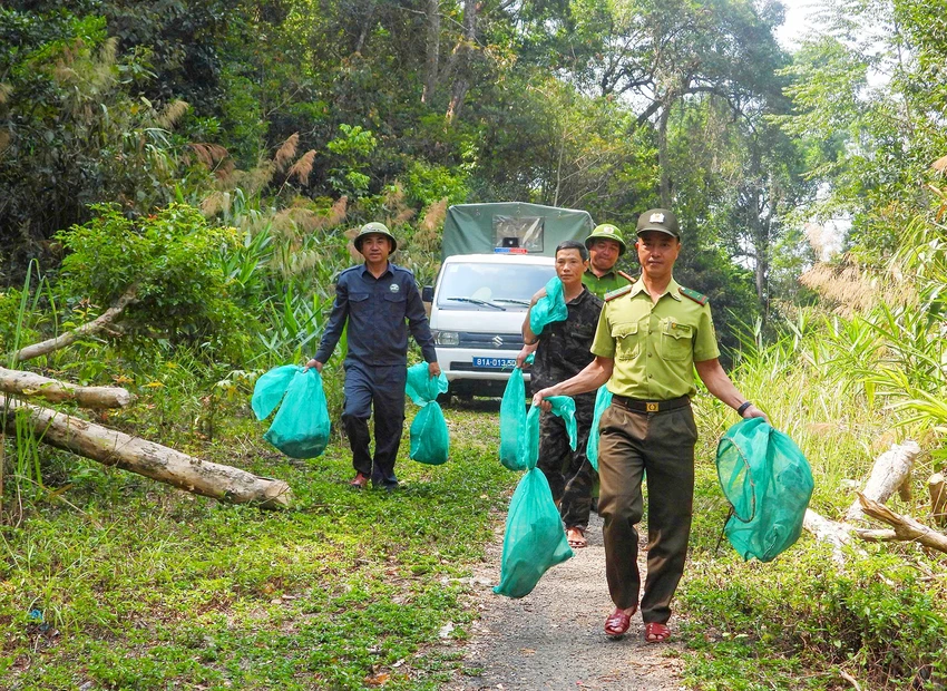 Tha-dong-vat-auy-ve-tu-nhien-1.jpg