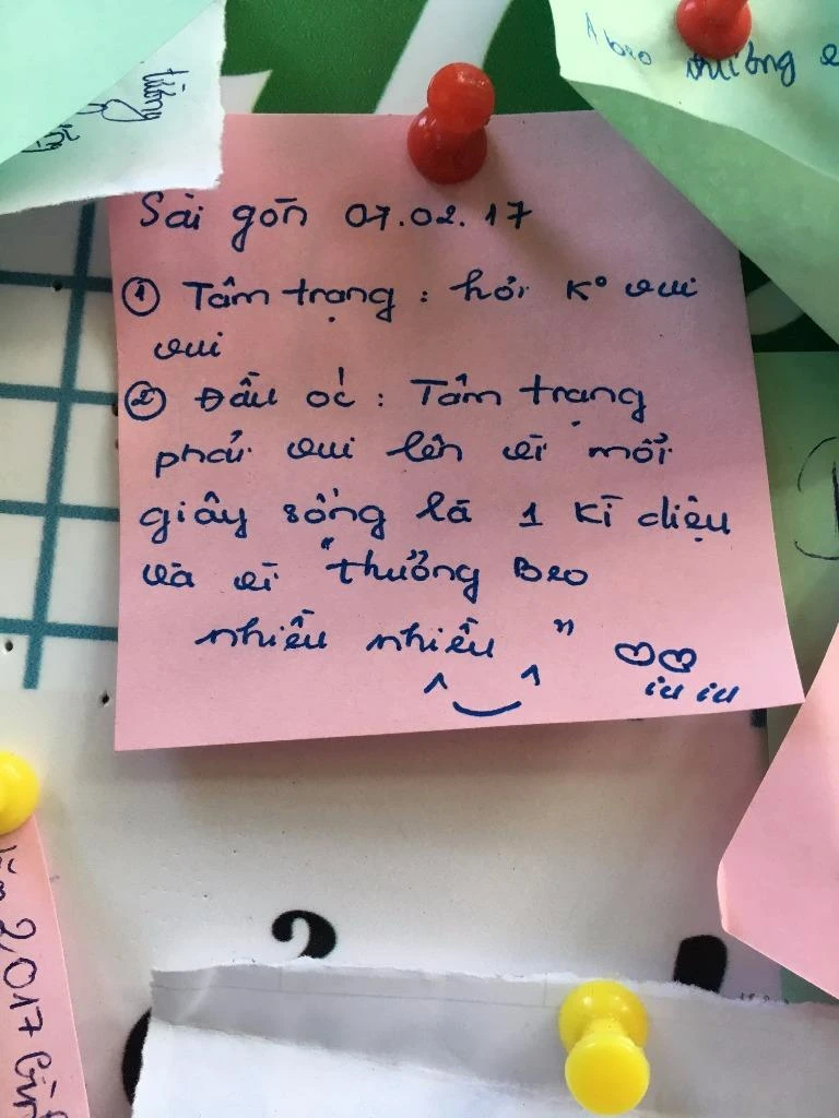 Hàng trăm lời tỏ tình ở đường sách ngày Valentine ảnh 10 Hàng trăm lời tỏ tình ở đường sách ngày Valentine ảnh 10