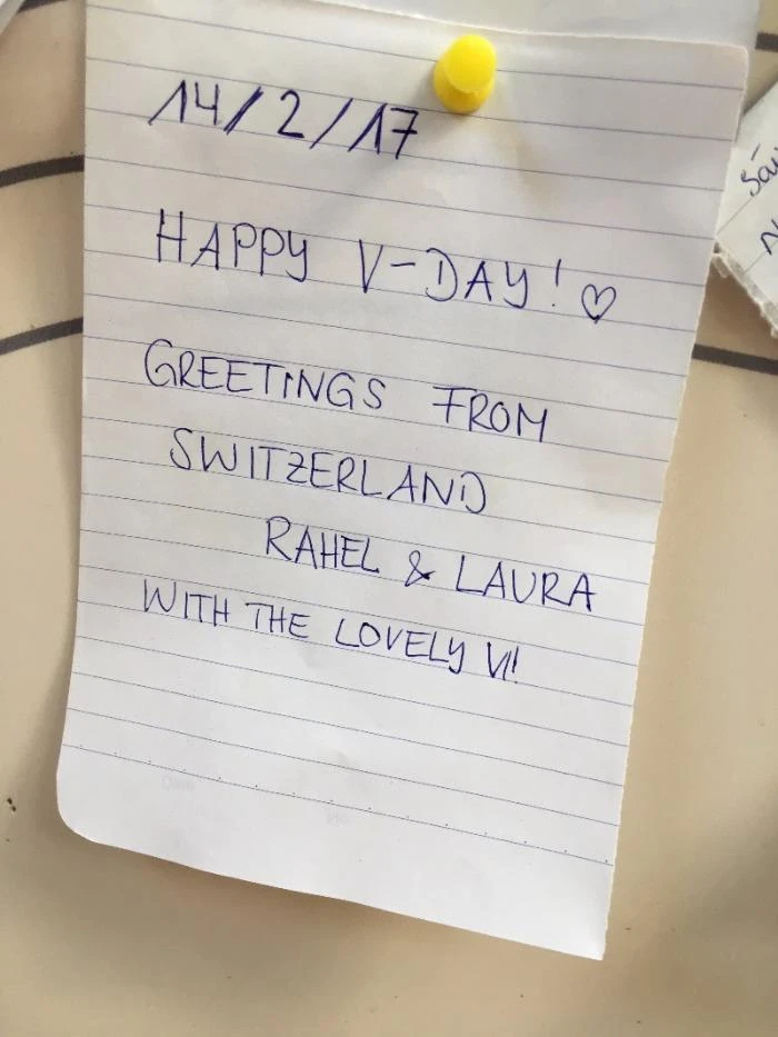 Hàng trăm lời tỏ tình ở đường sách ngày Valentine ảnh 6 Hàng trăm lời tỏ tình ở đường sách ngày Valentine ảnh 6