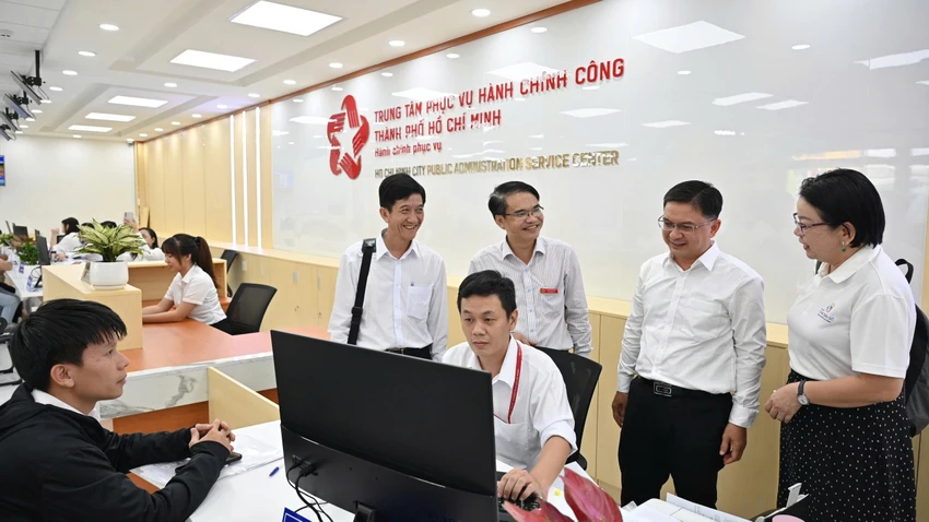p3-anh-phu-can-bo-dai-hoi-xiv.jpg