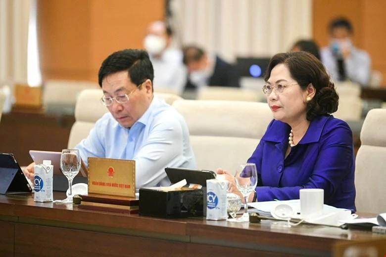 Thống đốc Ngân hàng Nhà nước Việt Nam Nguyễn Thị Hồng tại phiên họp thứ 10 của Uỷ ban Thường vụ Quốc hội. Ảnh: quochoi.vn