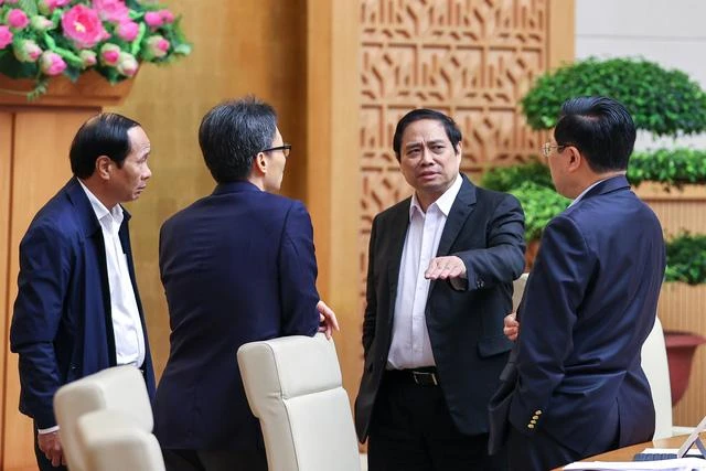 Thủ tướng Phạm Minh Chính trao đổi với các Phó Thủ tướng về công tác quy hoạch. Ảnh: NHẬT BẮC Thủ tướng Phạm Minh Chính trao đổi với các Phó Thủ tướng về công tác quy hoạch. Ảnh: NHẬT BẮC