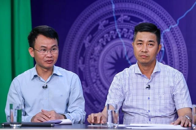 Ông Bùi Trình (bên trái) và ông Hồ Trọng Vinh (bên phải). Ảnh: NHẬT BẮC Ông Bùi Trình (bên trái) và ông Hồ Trọng Vinh (bên phải). Ảnh: NHẬT BẮC
