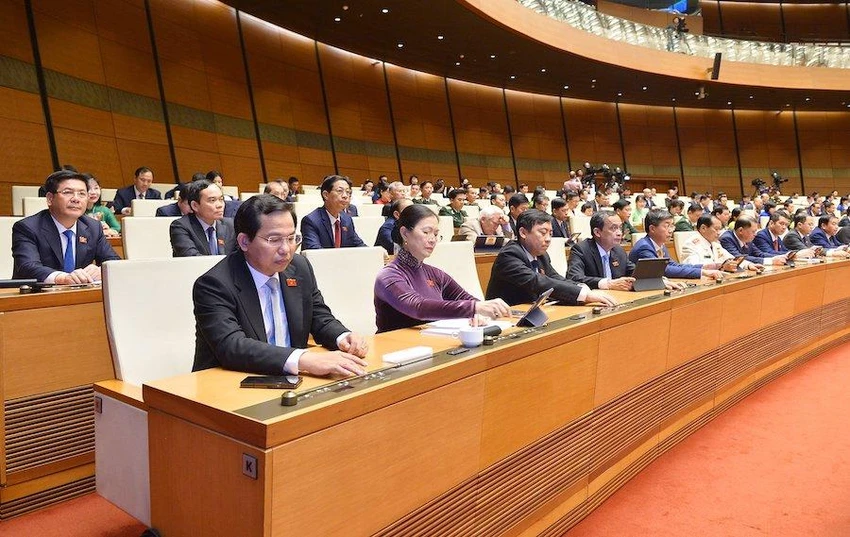 Đại biểu QH bấm nút thông qua Nghị quyết kỳ họp thứ 4, QH khoá XV. Ảnh: PHẠM THẮNG Đại biểu QH bấm nút thông qua Nghị quyết kỳ họp thứ 4, QH khoá XV. Ảnh: PHẠM THẮNG