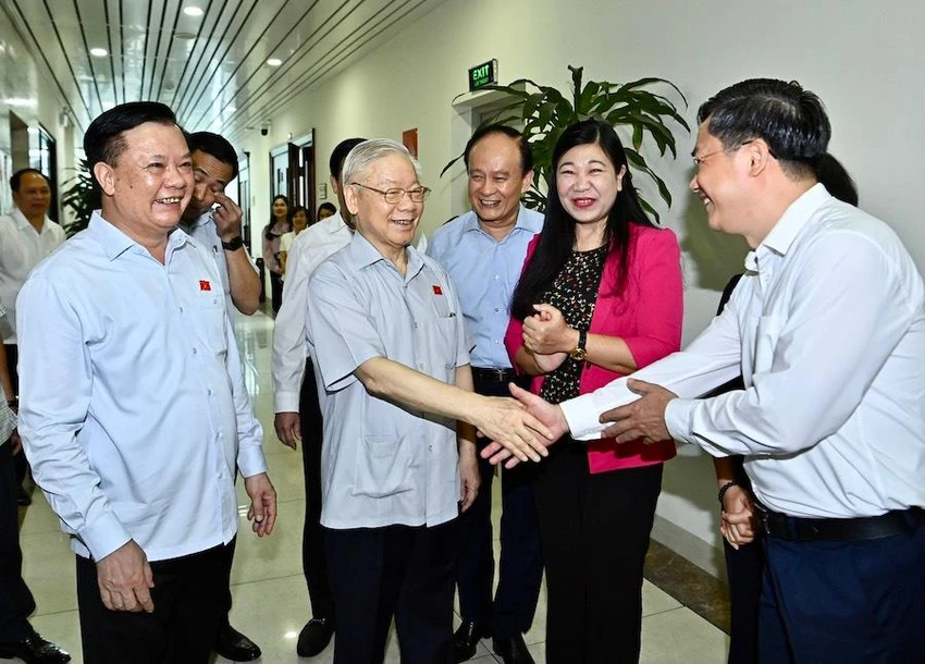 Tổng Bí thư Nguyễn Phú Trọng tại cuộc tiếp xúc cử tri sáng 19-11. Ảnh: ANH SƠN Tổng Bí thư Nguyễn Phú Trọng tại cuộc tiếp xúc cử tri sáng 19-11. Ảnh: ANH SƠN