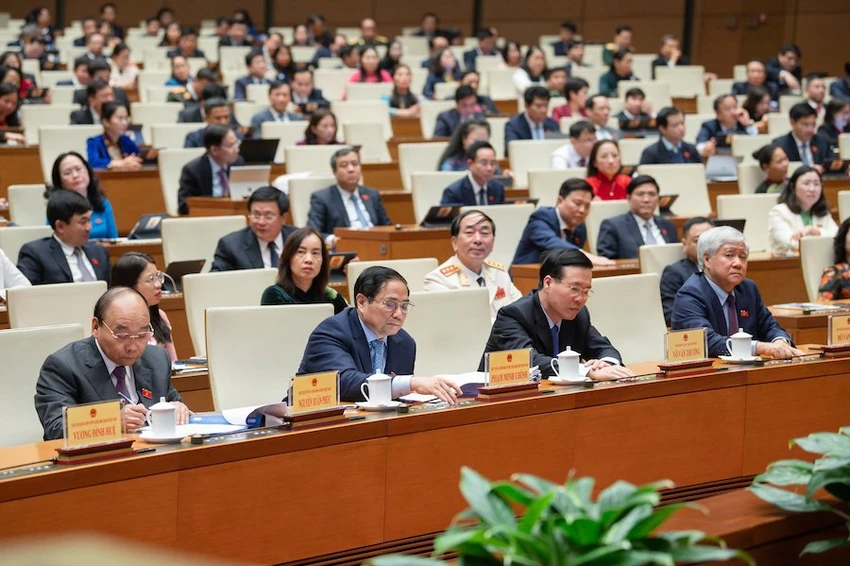 QH bấm nút thông qua dự án Luật Khám bệnh, chữa bệnh (sửa đổi). Ảnh: PHẠM THẮNG QH bấm nút thông qua dự án Luật Khám bệnh, chữa bệnh (sửa đổi). Ảnh: PHẠM THẮNG