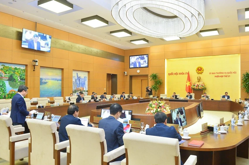 Uỷ ban Thường vụ Quốc hội cho ý kiến về dự án Luật Nhà ở (sửa đổi) tại phiên họp thứ 21 (tháng 3-2023). Ảnh: NGHĨA ĐỨC Uỷ ban Thường vụ Quốc hội cho ý kiến về dự án Luật Nhà ở (sửa đổi) tại phiên họp thứ 21 (tháng 3-2023). Ảnh: NGHĨA ĐỨC