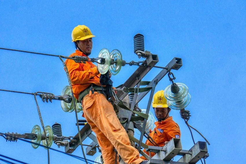 Ủy ban Kinh tế cho rằng việc tăng giá điện gần đây cũng gây ra rất nhiều khó khăn cho đời sống người dân và hoạt động doanh nghiệp. Ủy ban Kinh tế cho rằng việc tăng giá điện gần đây cũng gây ra rất nhiều khó khăn cho đời sống người dân và hoạt động doanh nghiệp.