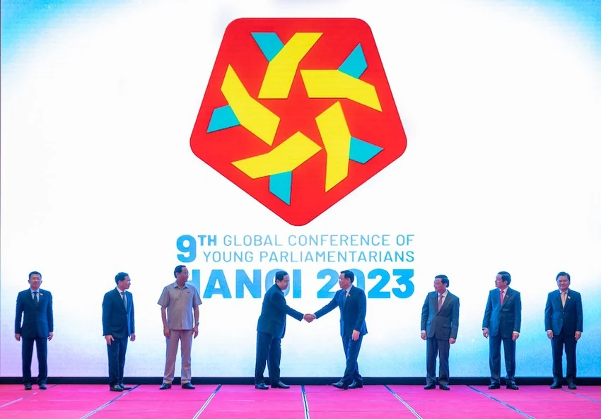 Logo sử dụng cho Hội nghị Nghị sỹ trẻ toàn cầu lần thứ 9. Ảnh: PHẠM THẮNG Logo sử dụng cho Hội nghị Nghị sỹ trẻ toàn cầu lần thứ 9. Ảnh: PHẠM THẮNG
