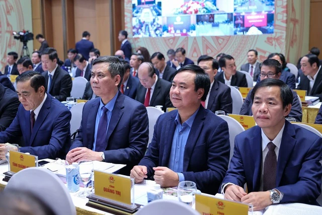 Thủ tướng: Thực hiện tổng thể chính sách cải cách chính sách tiền lương từ 1-7-2024