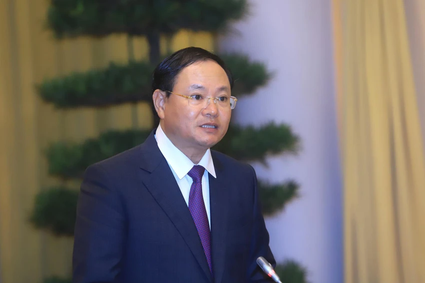 Thứ trưởng Bộ TN&MT Lê Minh Ngân giới thiệu những điểm mới đáng chú ý ﻿của Luật Đất đai 2024.