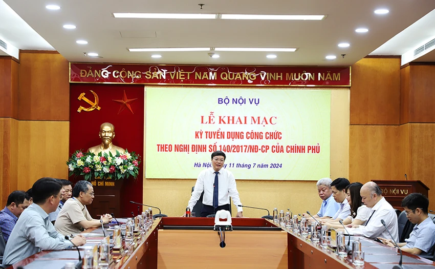 Thu-truong-Bo-Noi-vu-Truong-Hai-Long11-7.jpg