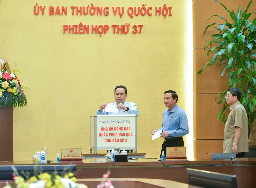 TVQH-ung-ho-dong-bao-bi-thien-tai.jpg