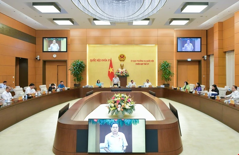 Uy-ban-Thuong-vu-Quoc-hoi.jpg