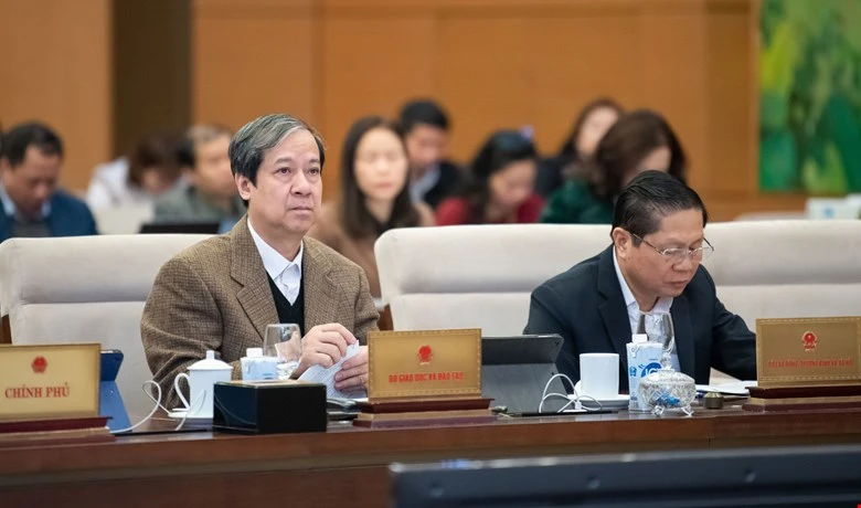 Bo-truong-GDDT-Nguyen-Kim-Son.jpg