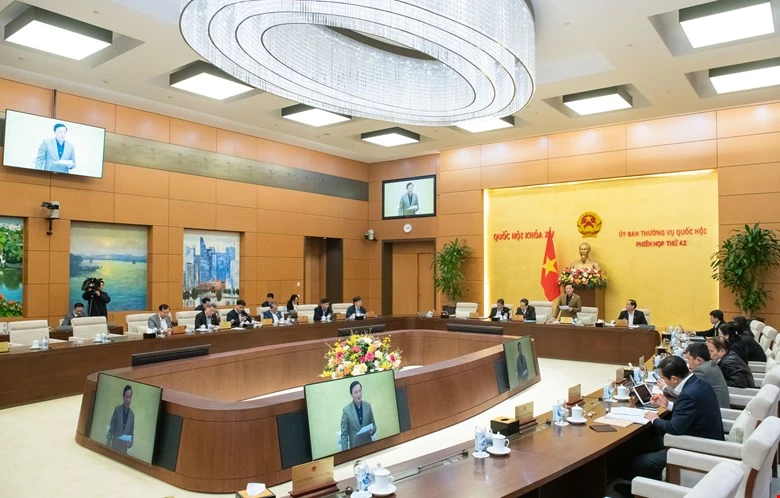 thong-qua-bo-may-lam-viec-cua-VKSND-Toi-cao.jpg