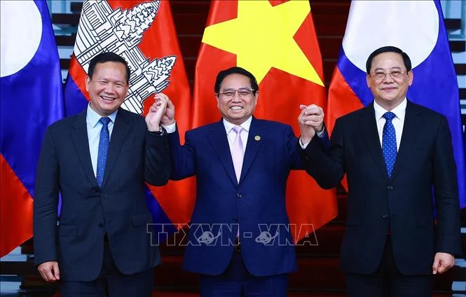Thủ tướng Phạm Minh Chính gặp làm việc với Thủ tướng Campuchia và Lào
