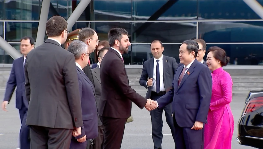 Chu-tich-Quoc-hoi-roi-Armenia1.jpg