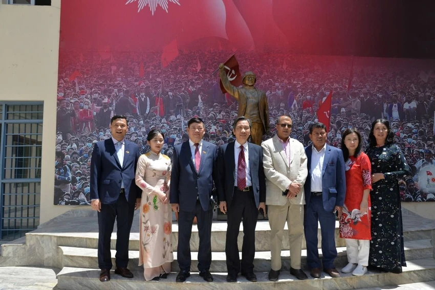 Viet-Nam-Nepal.jpg