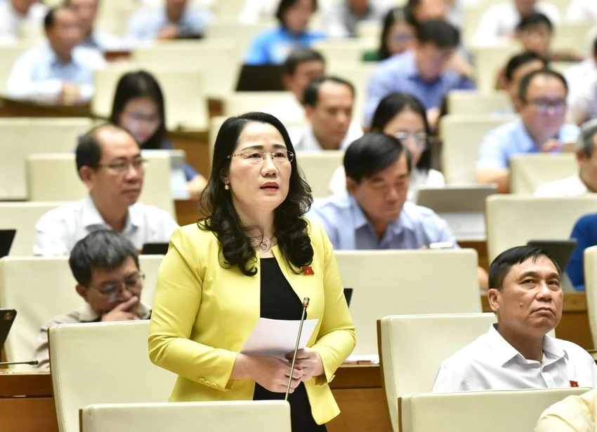 DB-Nguyen-Thi-Thuy.JPG