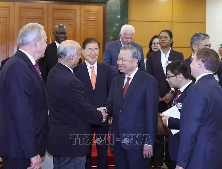 Tong-Bi-thu-tiep-truong-doan-chinh-dang-cac-nuoc.jpg