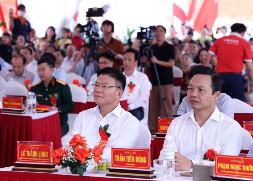 Pho-thu-tuong-Le-Thanh-Long.jpg