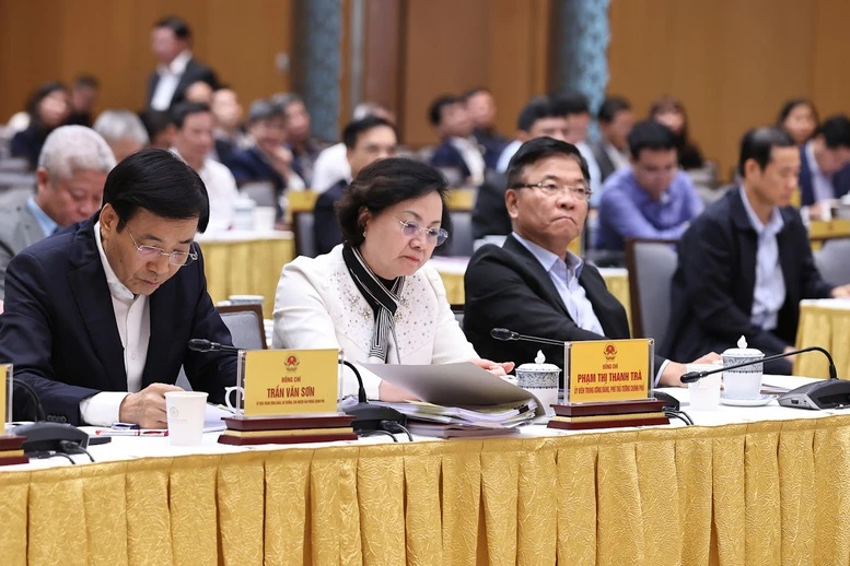 cac-dai-bieu-du-hoi-nghi.jpg
