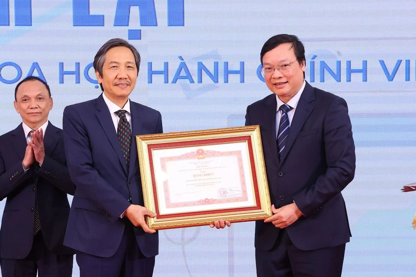 Hiep-hoi-khoa-hoc-hanh-chinh-ky-niem-10-nam-thanh-lap-va-don-nhan-bang-khen-cua-Thu-tuong-Chinh-phu.jpg