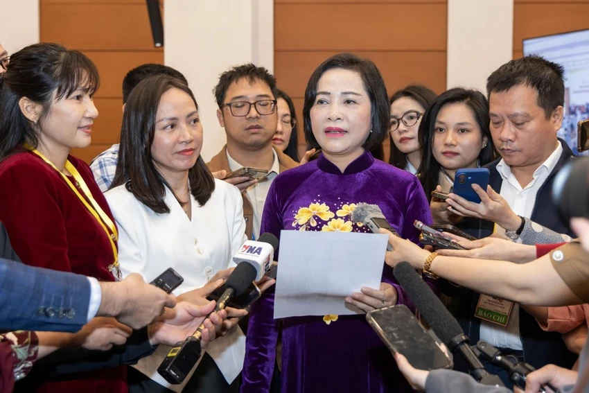 Pho-Chu-tich-Quoc-hoi-Nguyen-Thi-Thanh.jpg