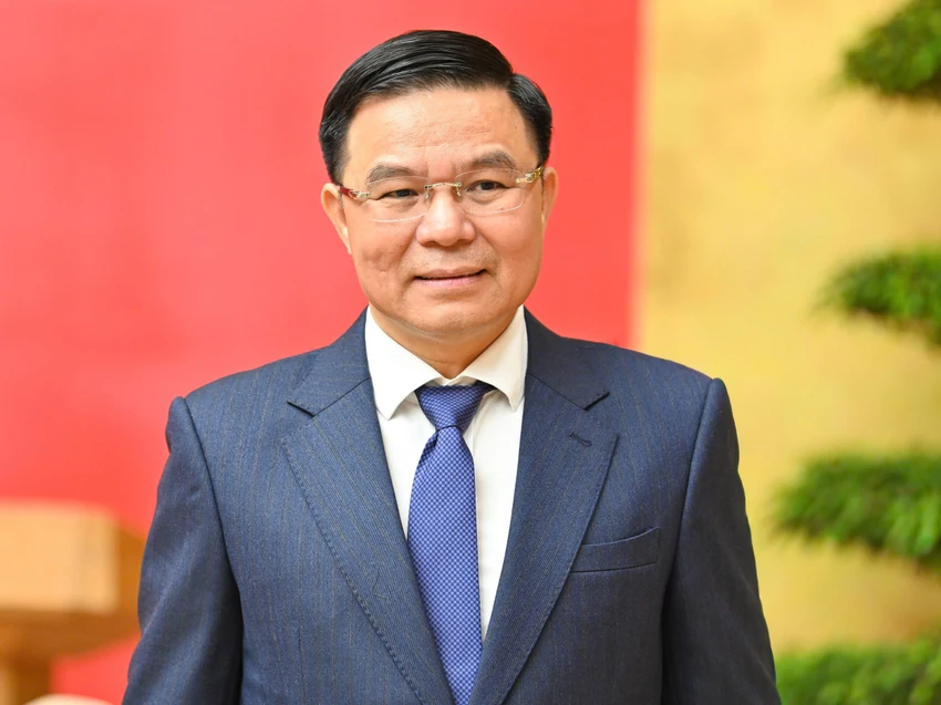 ong-Le-Manh-Hung.jpg