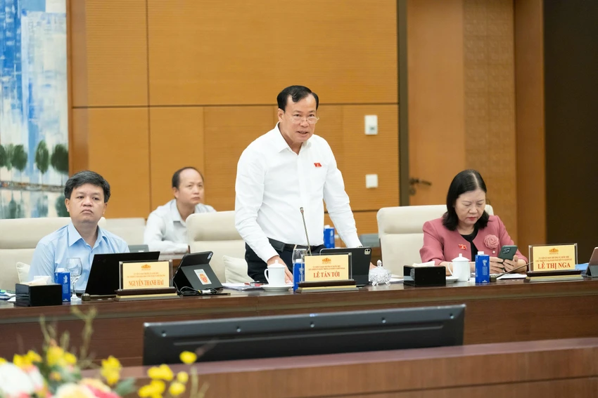 Chu-nhiem-UB-QPAN-va-doi-ngoai-Le-Tan-Toi.jpg