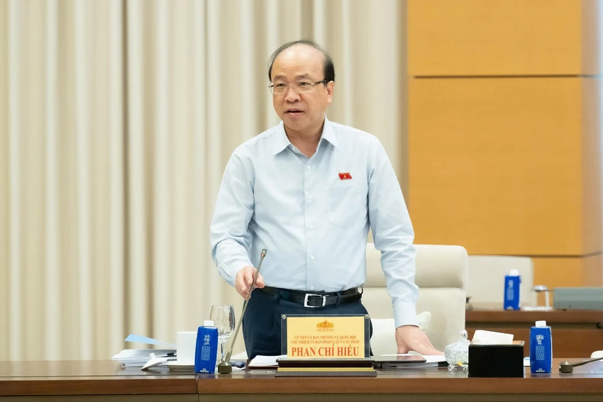 Chu-nhiem-Uy-ban-Phap-luat-va-Tu-phap-Phan-Chi-Hieu1.jpg