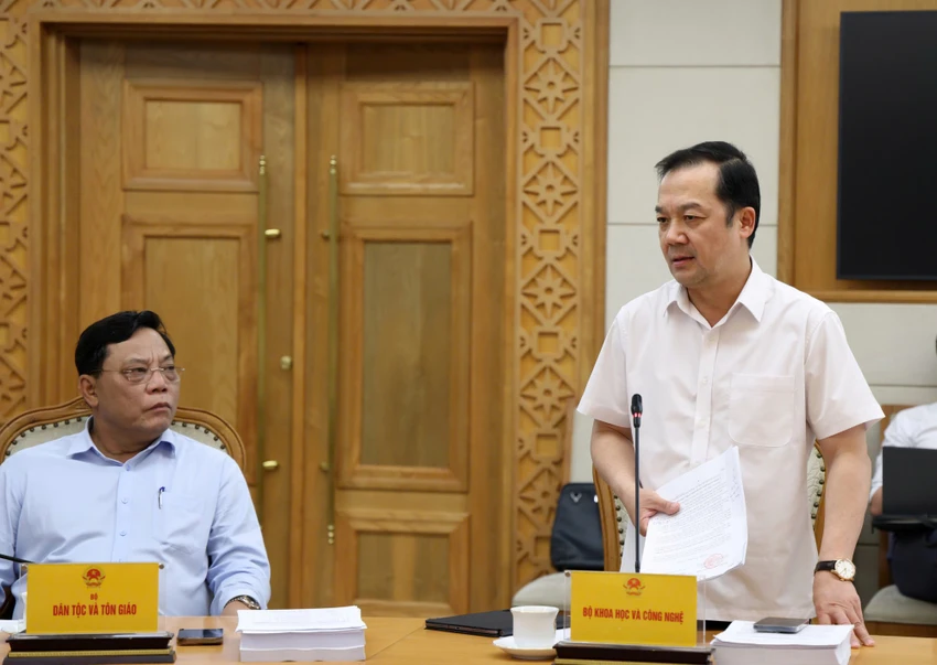 Thu-truong-Pham-Duc-Long.jpg