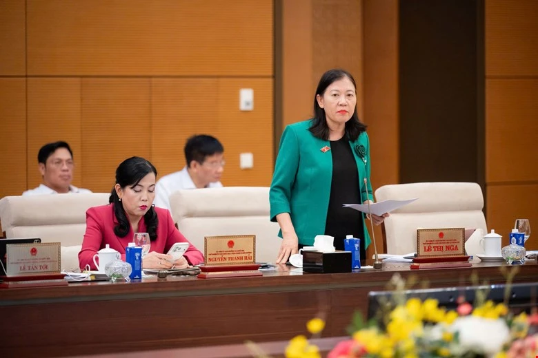 Chu-nhiem-Uy-ban-Dan-nguyen-va-Giam-sat-Le-Thi-Nga.jpg