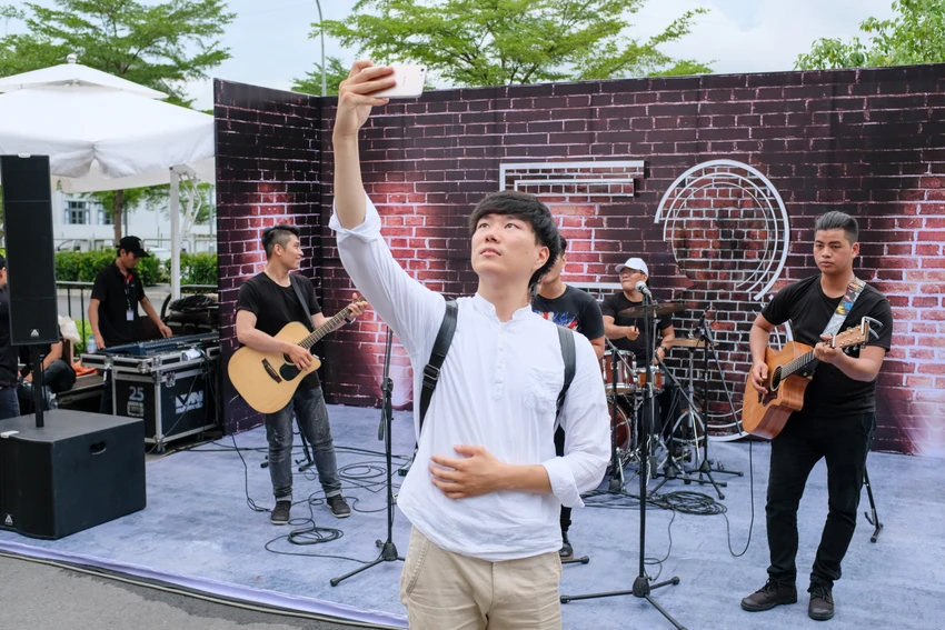 Ngày hội âm nhạc với chuyên gia selfie Oppo F3 ảnh 3 Ngày hội âm nhạc với chuyên gia selfie Oppo F3 ảnh 3