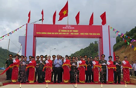 Điện Biên: Thông xe kỹ thuật tuyến đường vành đai biên giới ảnh 1 Điện Biên: Thông xe kỹ thuật tuyến đường vành đai biên giới ảnh 1