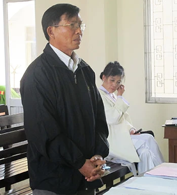 Luật sư Võ An Đôn bảo vệ vụ giáo viên kiện hiệu trưởng vì… bị trù dập ảnh 2 Luật sư Võ An Đôn bảo vệ vụ giáo viên kiện hiệu trưởng vì… bị trù dập ảnh 2