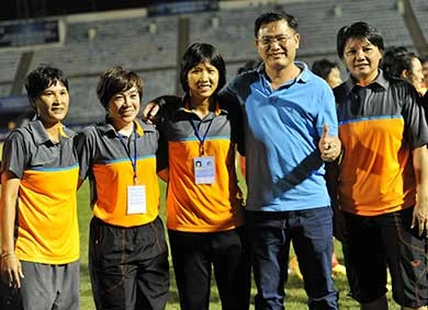 Bóng đá nữ TP.HCM VĐQG 2015: Năm năm một giấc mơ vàng ảnh 2 Bóng đá nữ TP.HCM VĐQG 2015: Năm năm một giấc mơ vàng ảnh 2