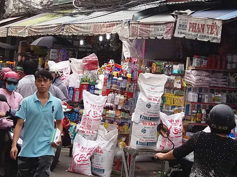 Vận động người bán hóa chất ở chợ Kim Biên chuyển nghề ảnh 1