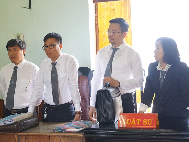 Vụ cưa gỗ khô bị tội: Hành trình kêu oan đầy cảm xúc ảnh 2 Vụ cưa gỗ khô bị tội: Hành trình kêu oan đầy cảm xúc ảnh 2