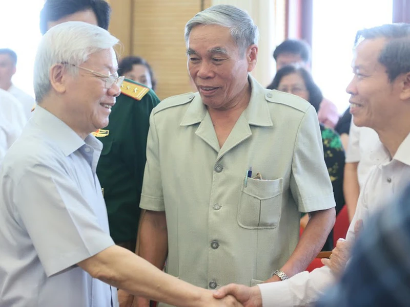 TBT Nguyễn Phú Trọng: Lãnh đạo cấp cao phải nêu gương trước ảnh 2 TBT Nguyễn Phú Trọng: Lãnh đạo cấp cao phải nêu gương trước ảnh 2