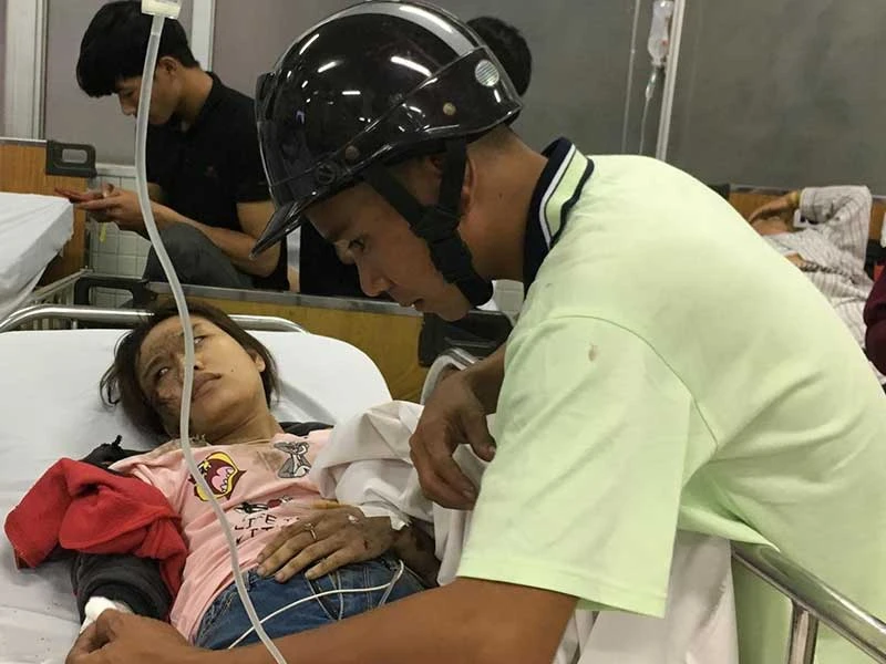 Tai nạn kinh hoàng ở Long An, nhiều người tử vong ảnh 4 Tai nạn kinh hoàng ở Long An, nhiều người tử vong ảnh 4