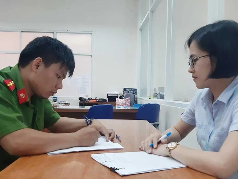 Vì sao giấy tờ giả nhan nhản nhưng hiếm khi bị khởi tố? ảnh 2 Vì sao giấy tờ giả nhan nhản nhưng hiếm khi bị khởi tố? ảnh 2