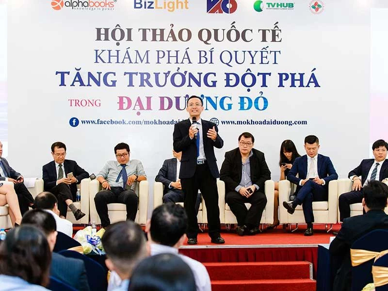 TS Bùi Quang Tín: ‘Thích làm giàu thần tốc thì dễ lụi tàn’ ảnh 2 TS Bùi Quang Tín: ‘Thích làm giàu thần tốc thì dễ lụi tàn’ ảnh 2